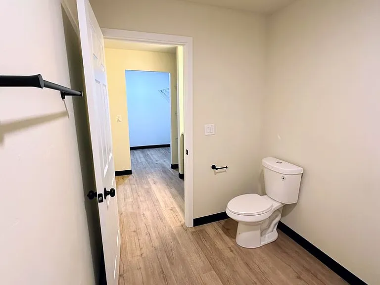 1201-1203 Atrium Ct — Photo 19
