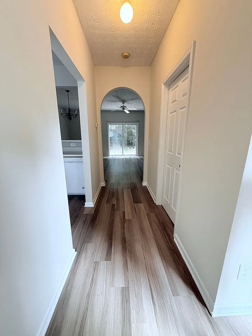 Large townhome in downtown Dawsonville — Photo 2