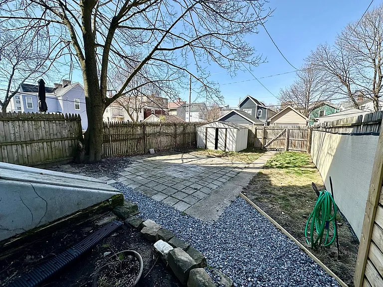 715 N Beatty St — Photo 23