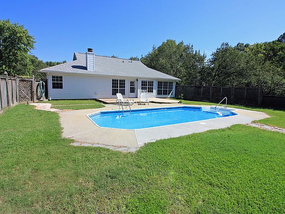 3rd image of 6800 Pin Oak Ct