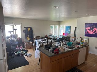 1710 E College St, Iowa City, IA 52245