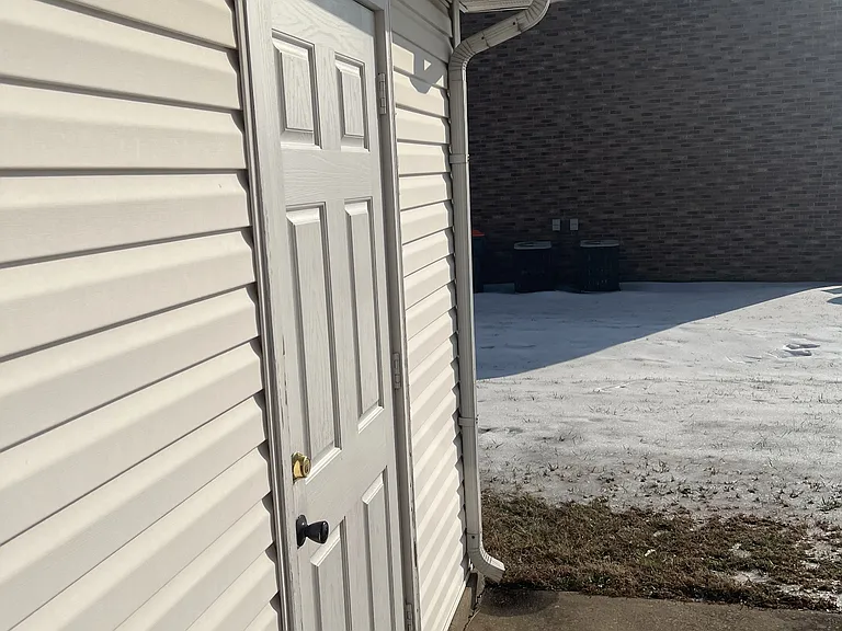 551 Syracuse Dr #B — Photo 14