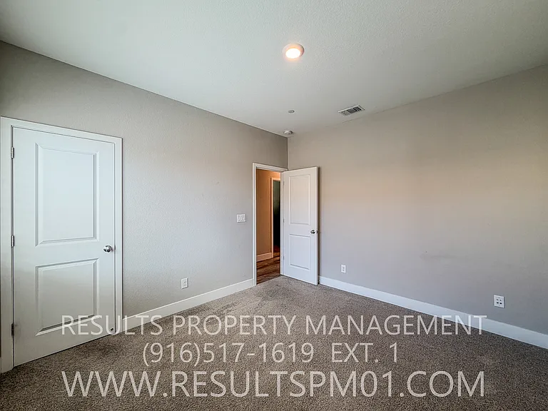 587 River St — Photo 30