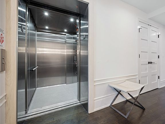 2nd image of 1540 N North Park Ave #4N