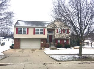 39104 Commons Dr, Romulus, MI 48174