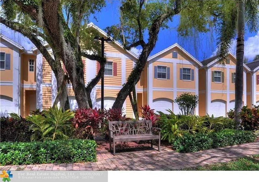 3 bed, 2.5 bath, 1858 sqft, $3,850 — Photo 2