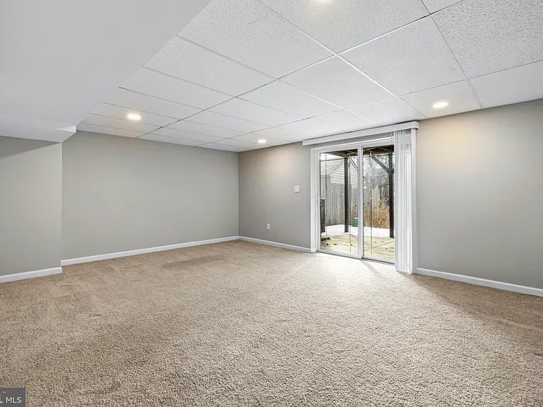 21 Sandstone Ct — Photo 33