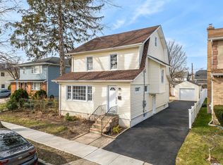 37 Madison Ave, Franklin Square, NY 11010