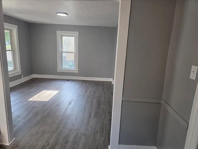 707 W Cleveland Ave — Photo 4