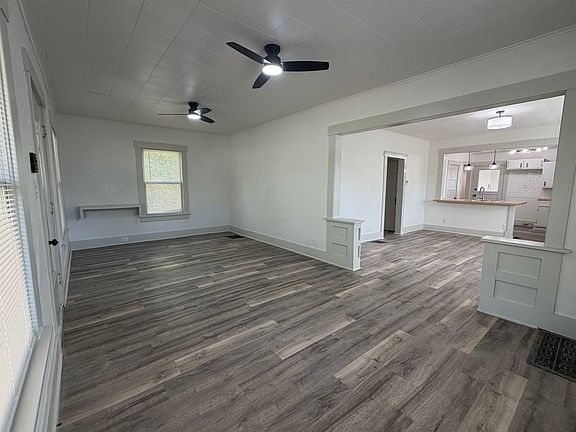4th image of 116 S Elm St