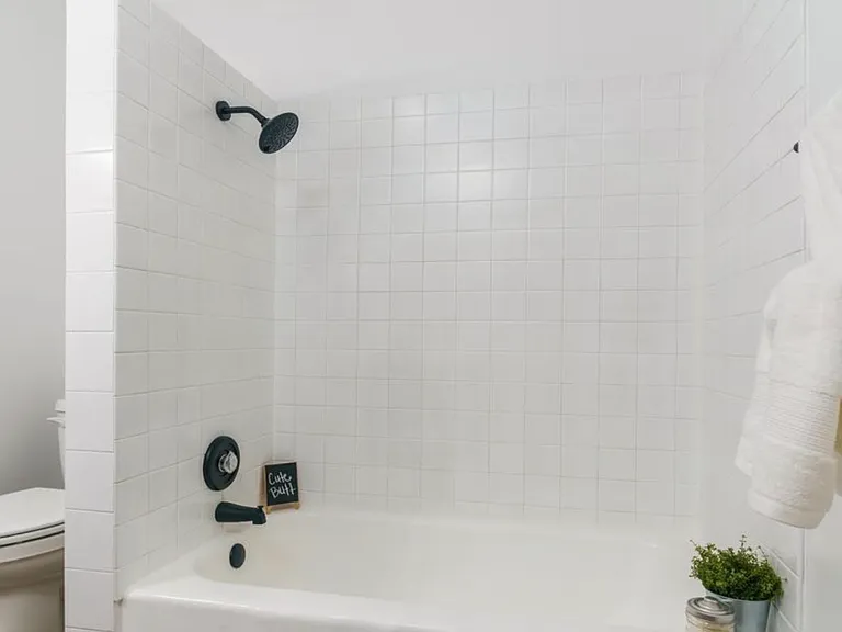 1117 S 3rd Ave — Photo 3