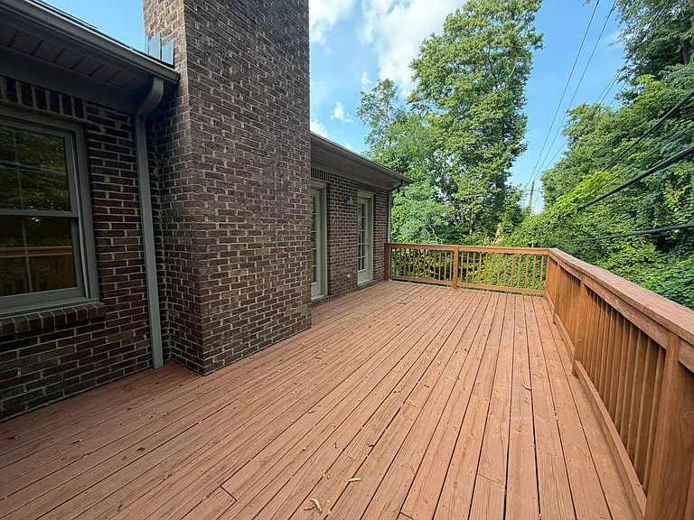 1112 Pepperhill Cir — Photo 15