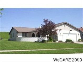520 Sunnymeade Ln, Lima, OH 45804