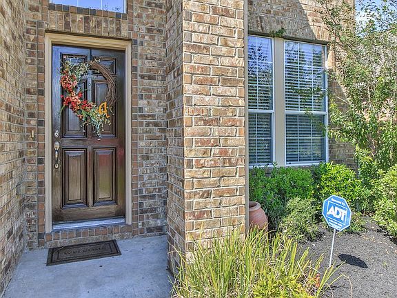 3rd image of 3023 Silverwood Park Ln