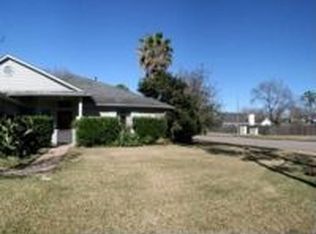 2631 S Brompton Dr, Pearland, TX 77584