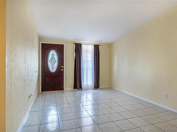 5th image of 2404 Penwood Dr