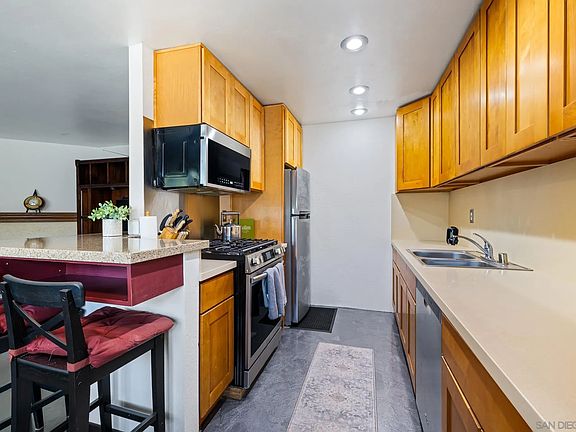 3rd image of 3744 Grim Ave Unit 3