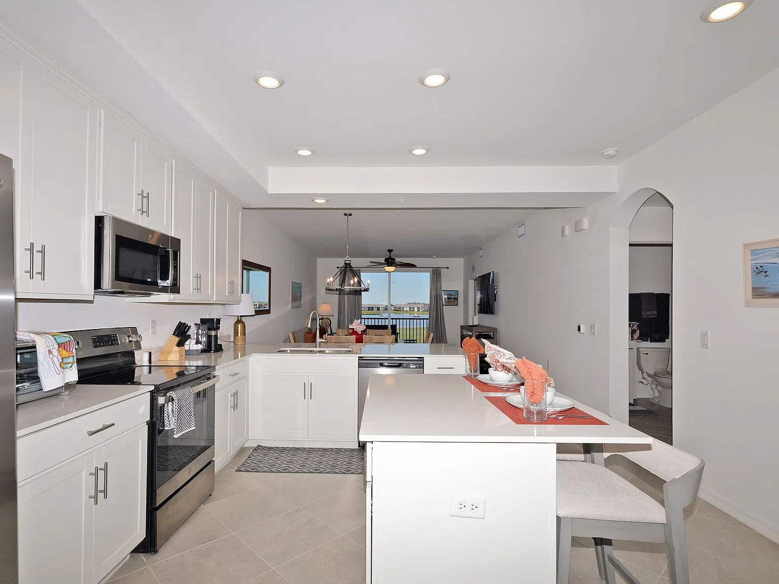 2 bed, 1120 sqft, $2,200 — Photo 3