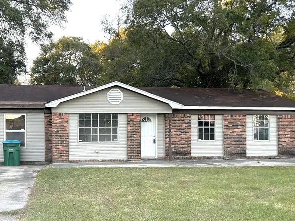 4813 King James Dr, Pascagoula, MS 39581