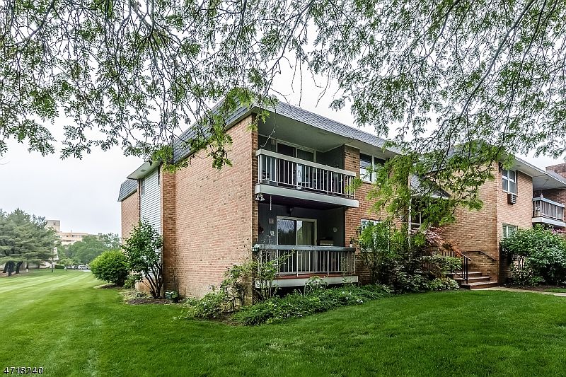 1st image of 807 Eves Dr, 1A #1A