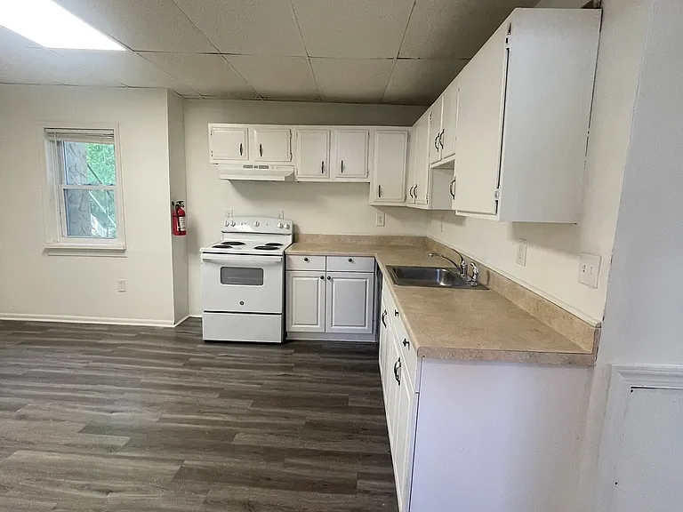 159 Cross Keys Rd #E — Photo 9