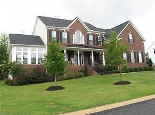 10 Neyland Dr, Fountain Inn, SC 29644