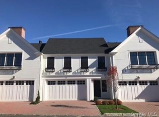 4 Lavender Ln, Port Chester, NY 10573