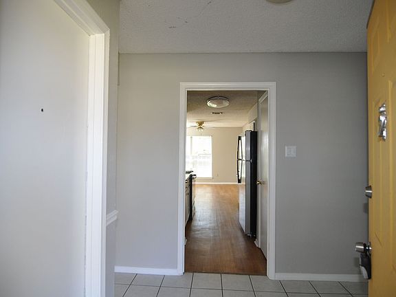 4th image of 616 Mountain Laurel Ln