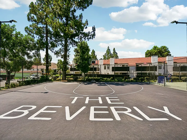 The Beverly Apartment Homes — Photo 5