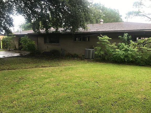 2nd image of 4421 4th St