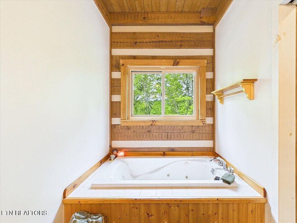 28th image of 1457 Smithfield Rd
