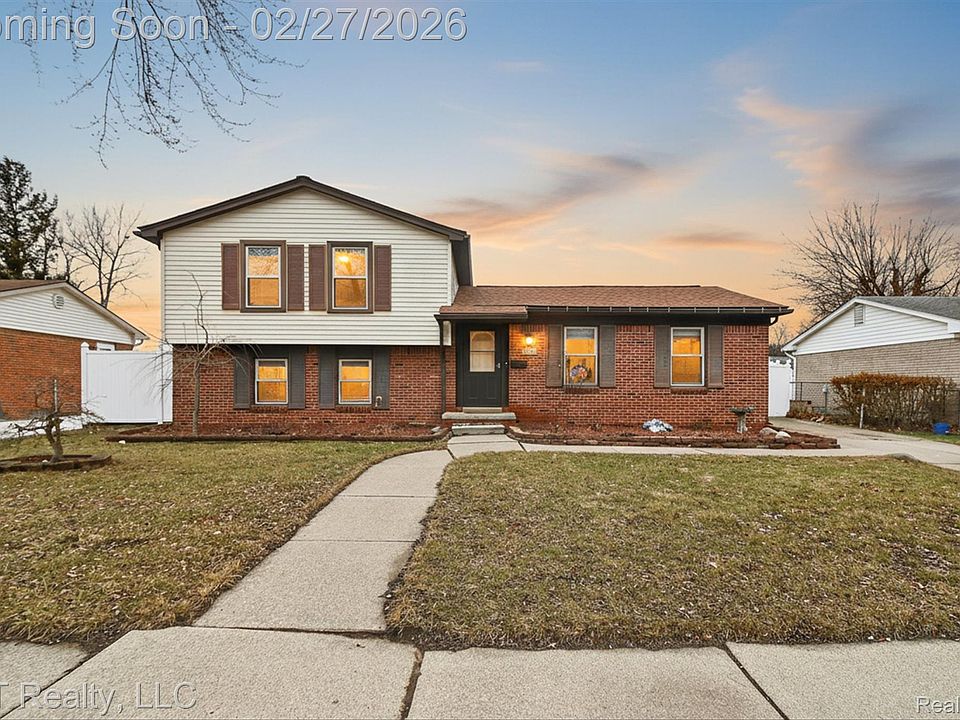 1st image of 22507 Doncaster Ave