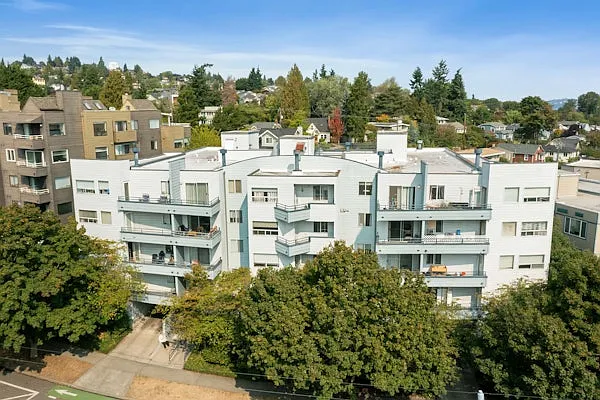 Terrace Villa Apartments — Photo 1