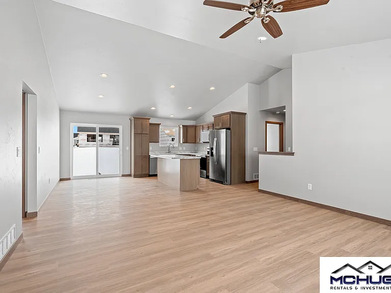 1717 Freeman Dr — Photo 4