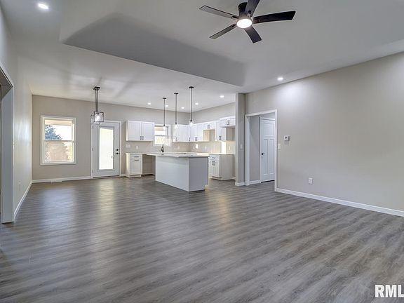 4th image of 1024 11th Ave