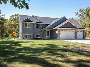 30207 152nd St, Princeton, MN 55371