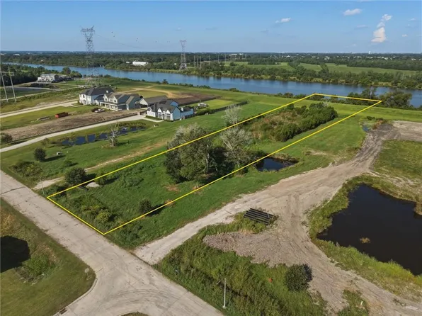 173 Chancellor Dr, Belle Chasse, LA 70037