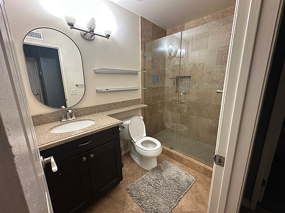 5th image of 15043 Begonia Dr