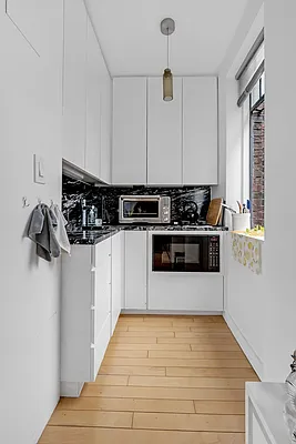 Sold by Compass | media 6