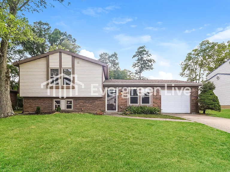 7732 Ravenswood Dr — Photo 1