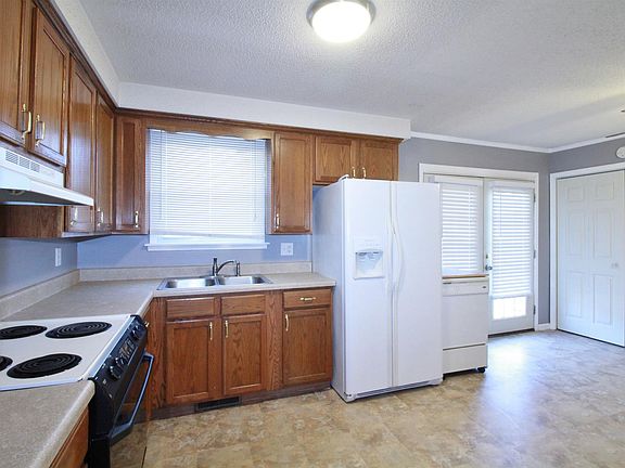 5th image of 501 Aspen Dr