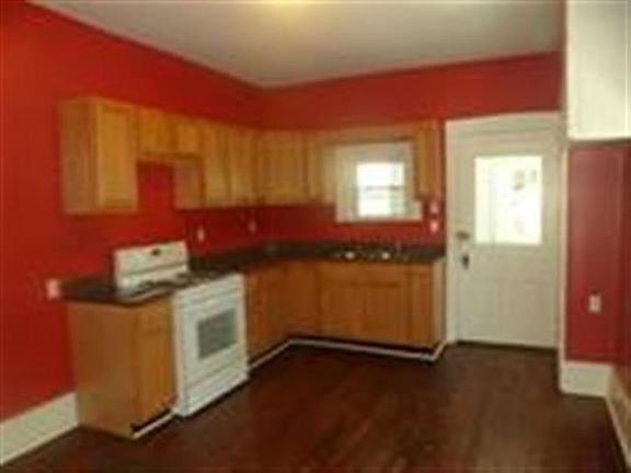5th image of 230 W Main St