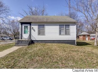 901 5th St, Pawnee, IL