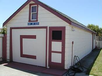 3rd image of 115 Toyon Ave