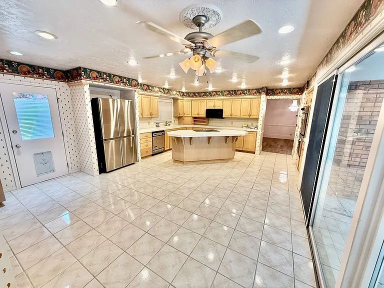 1415 Hopi Cir — Photo 10
