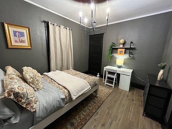 5th image of 633 E Burleigh St #633