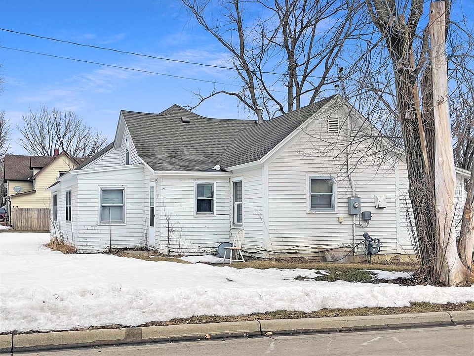 2nd image of 327 Willow St