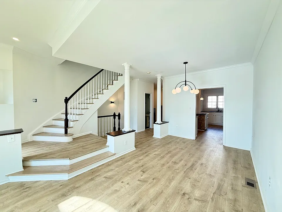 14604 Woodgate Manor Cir