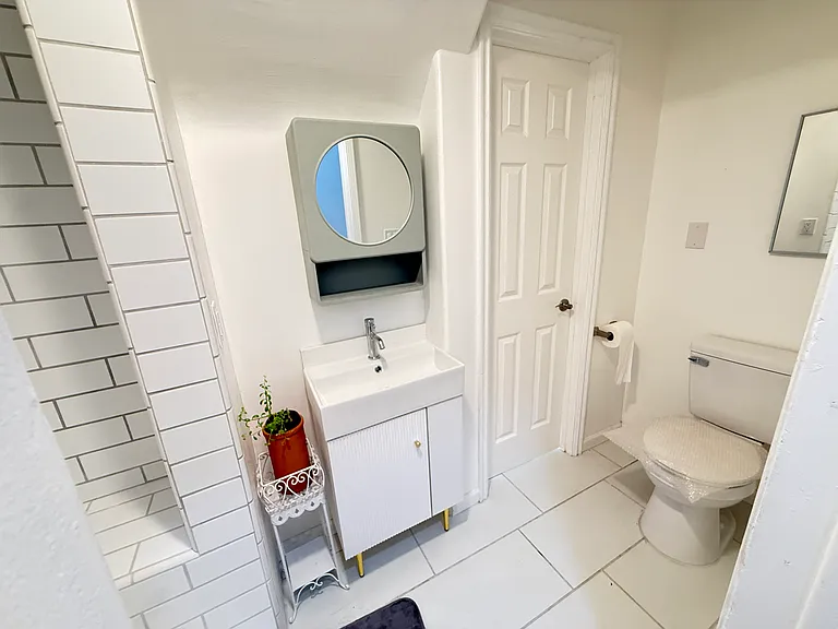 125 N Harper Ave #1/2 — Photo 9