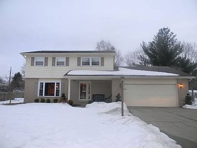 2nd image of 56804 Meadowood Dr
